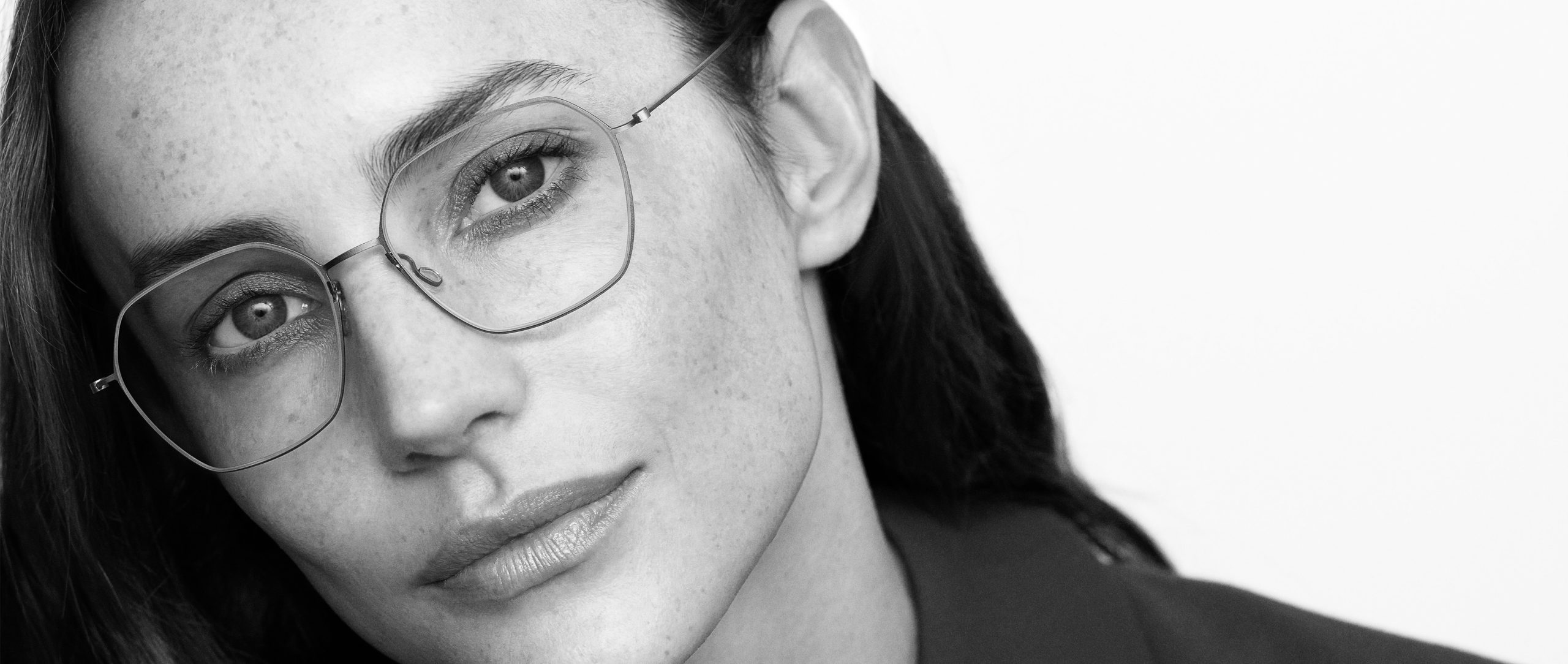 imgi_30_vanesser_header_2509